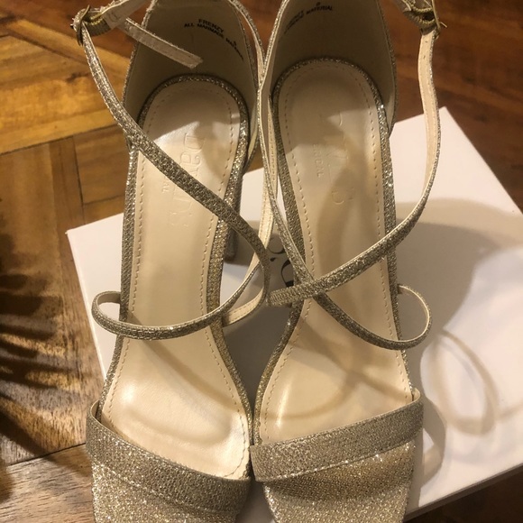 bundle dress shoes bracelet and earrings - Picture 4 of 9